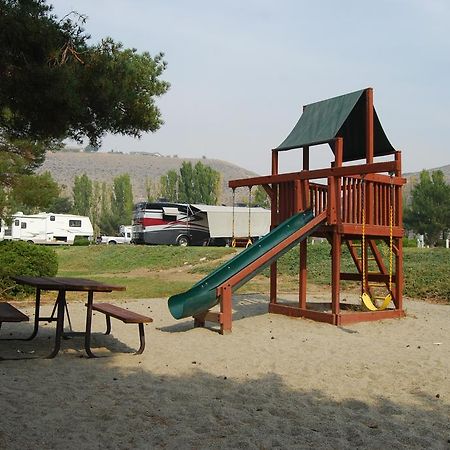 Crescent Bar Camping Resort Studio Cabin 1 Trinidad 外观 照片