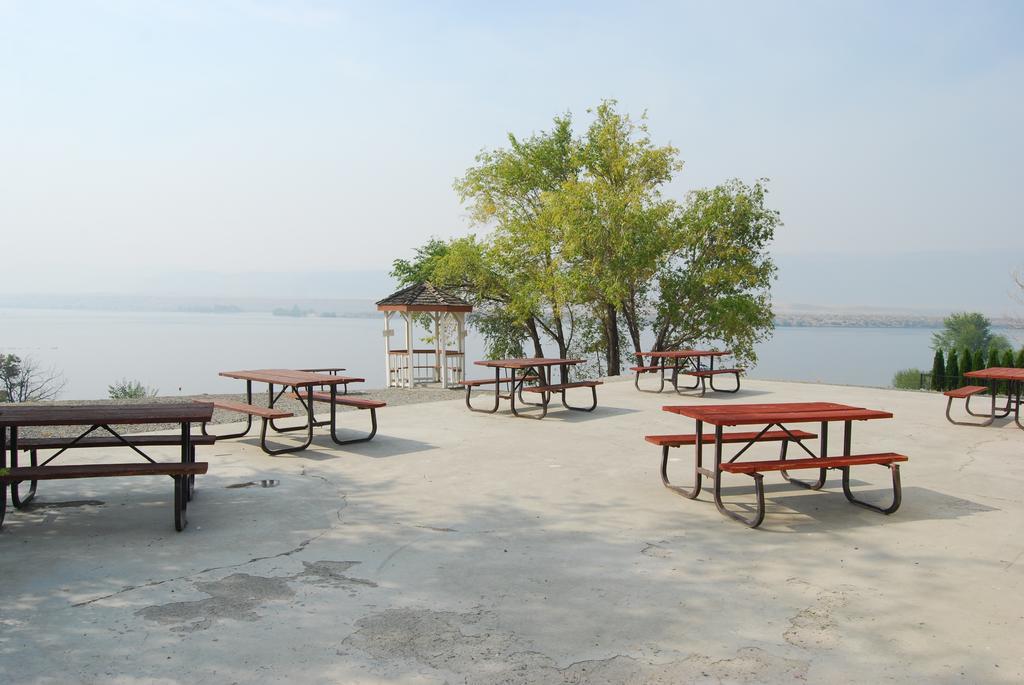Crescent Bar Camping Resort Studio Cabin 1 Trinidad 外观 照片